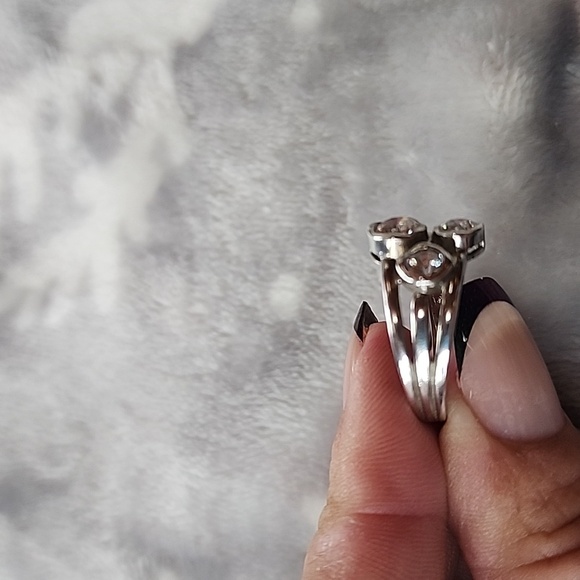 Inspiranza three stone ring size 9 - Picture 2 of 3